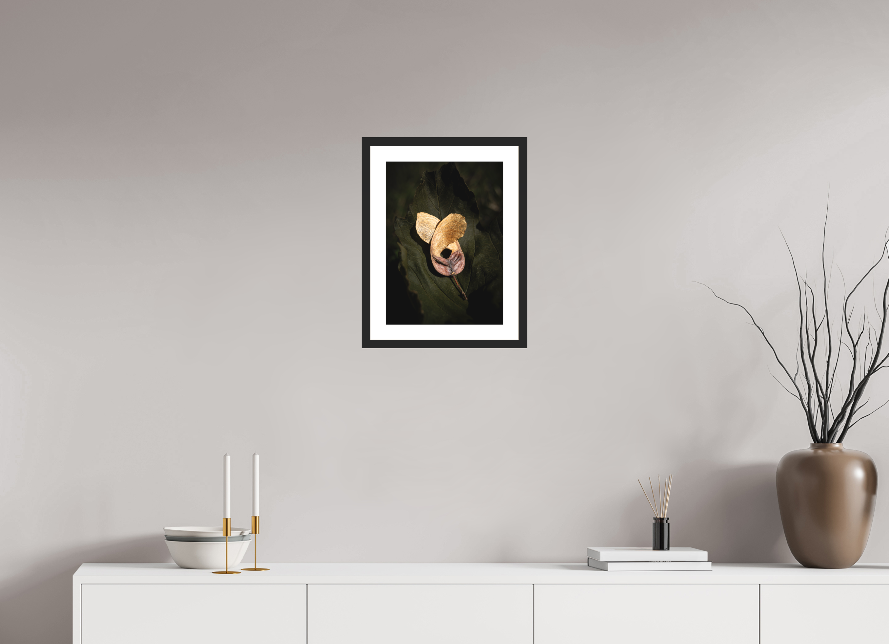 30 x 41.3 cm, Premium Fine Art – Baryta – Black Frame – Museum Glass Nature’s Wings